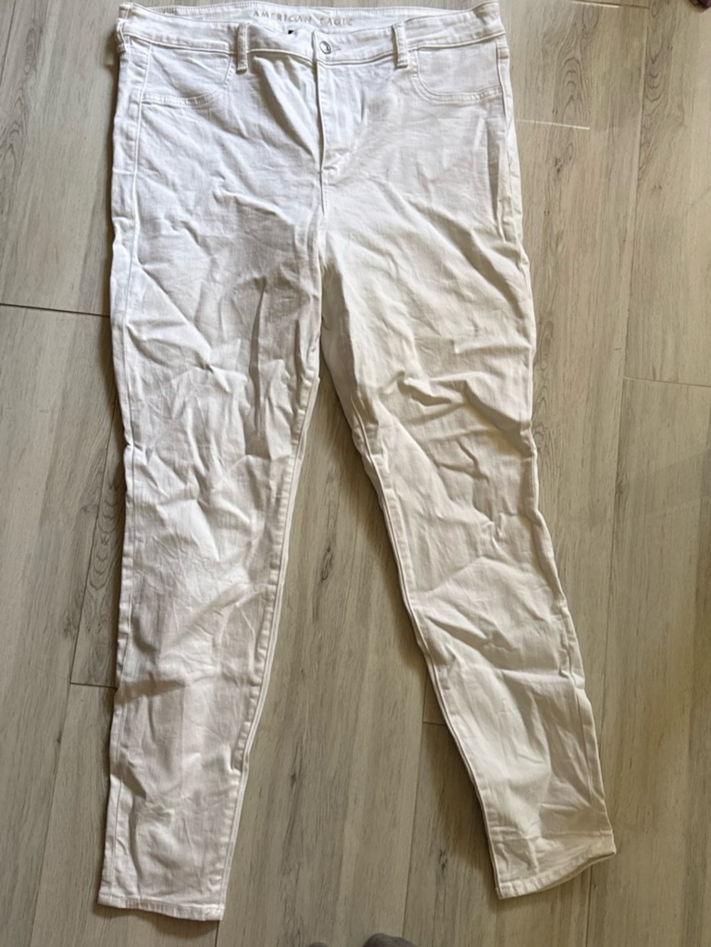American Eagle Outfitters White High-Rise Jeans